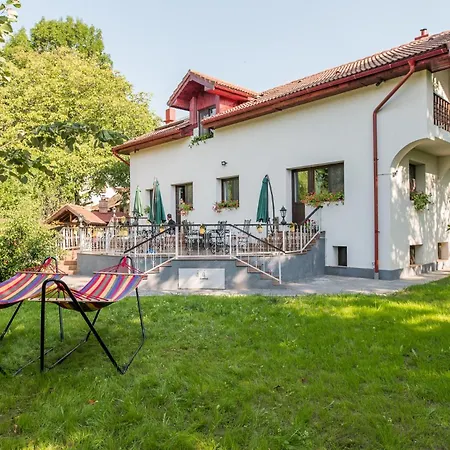 Bed & Breakfast Casa Din Plai *