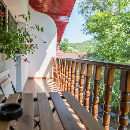 Casa Din Plai Bed & Breakfast